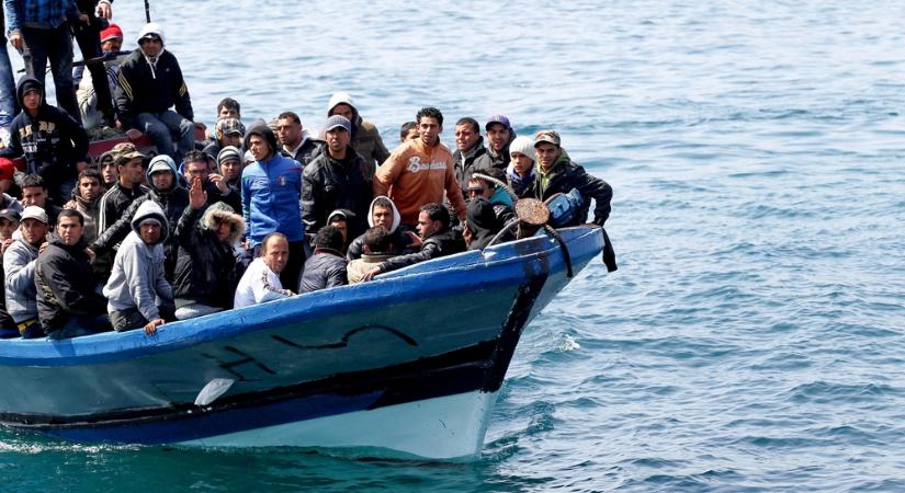 Nyílt tengeren rekedt menekültek százait mentették ki a ciprusi hatóságok