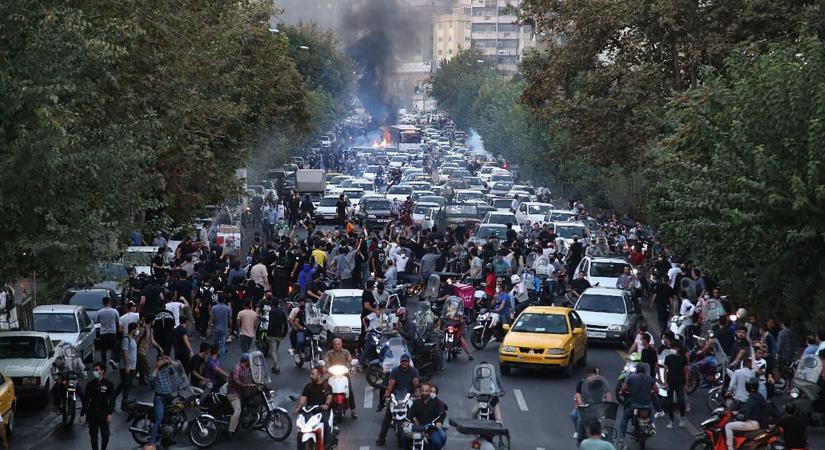 Egyre erőszakosabbak az iráni tiltakozások
