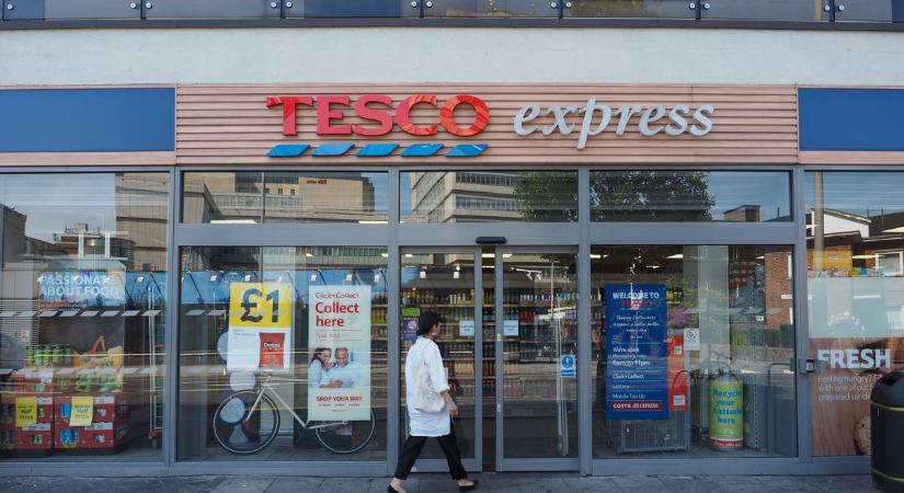 Változások a rezsiválság miatt a boltokban: ezeket lépi a Tesco, a Spar, a Lidl és az Auchan
