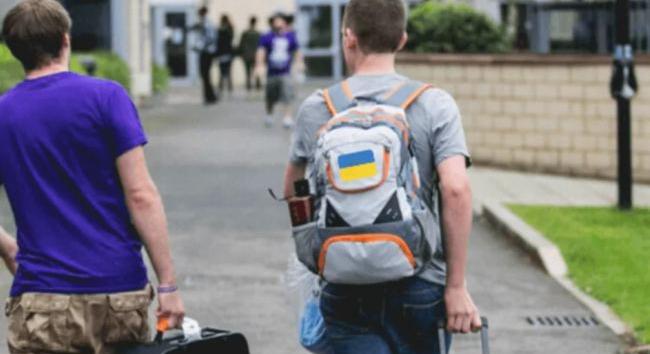 A külföldi egyetemek ukrán férfi hallgatói többé nem hagyhatják el Ukrajnát a hadiállapot idején – határőrség