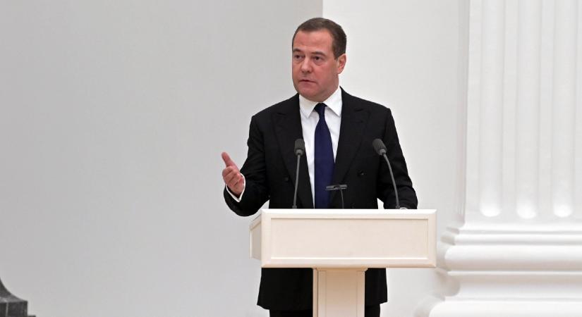 Medvegyev: Atomfegyverrel is készek vagyunk megvédeni a Donbaszt