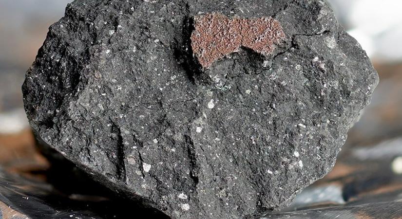 Először találtak idegen világból származó vizet egy meteoritban