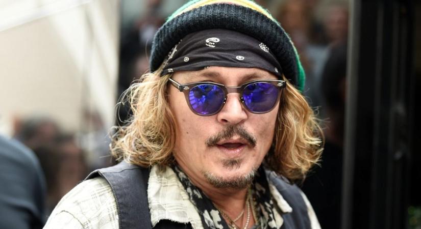 Elképesztően váratlan fordulat: Johnny Depp összejött egy csúcsbombázóval, akit mindenki ismer? - Íme az észveszejtő szépség
