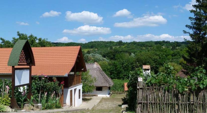 100-an sem lakják az icipici, tündéri magyar falvakat: elakad a szavad a nyugalmuktól