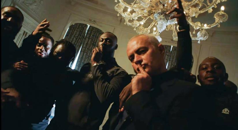 José Mourinho egy rapper videoklipjében szerepel, és mondja, hogy inkább nem mond semmit