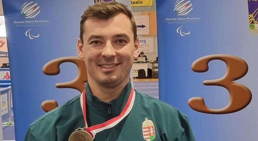 A DEAC sportolója bronzérmes Pisában