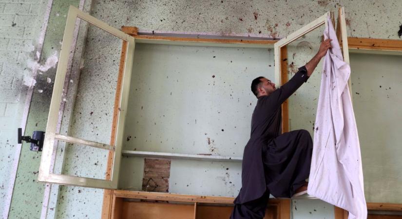 Robbanás történt egy kabuli mecsetnél, többen meghaltak
