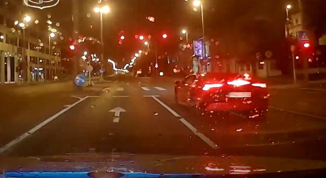 Lamborghinivel menőző 17 évest állítottak meg a rendőrök a Váci úton