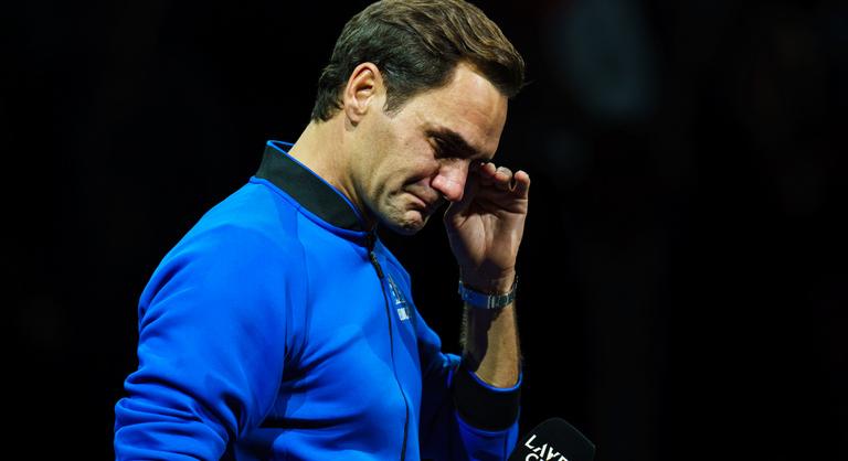 Talán sosem látott ütés, meccslabdáról bukás és könnyek Federer búcsúján – videók!
