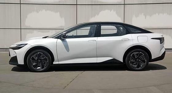 Hamarosan elkészül a Toyota válasza a Tesla Model 3-ra
