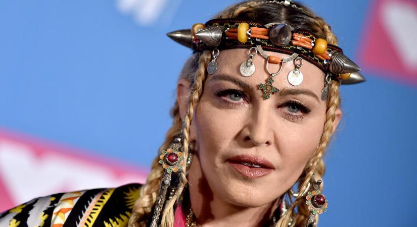 „Tedd már össze a lábad”: Madonna ismét kiverte a biztosítékot rajongóinál – videó