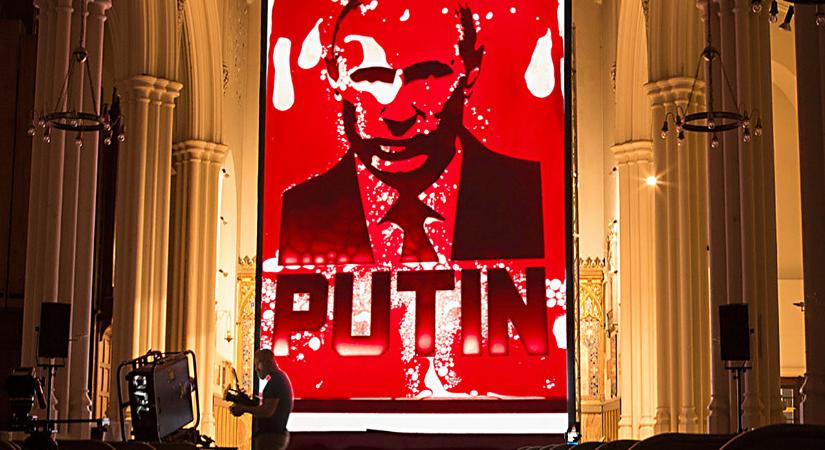Nem eléggé meggyőző Vlagyimir Putyin alakítása a führer szerepében
