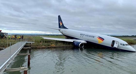 Lagúnába csúszott a reptér végén egy Boeing 737-es