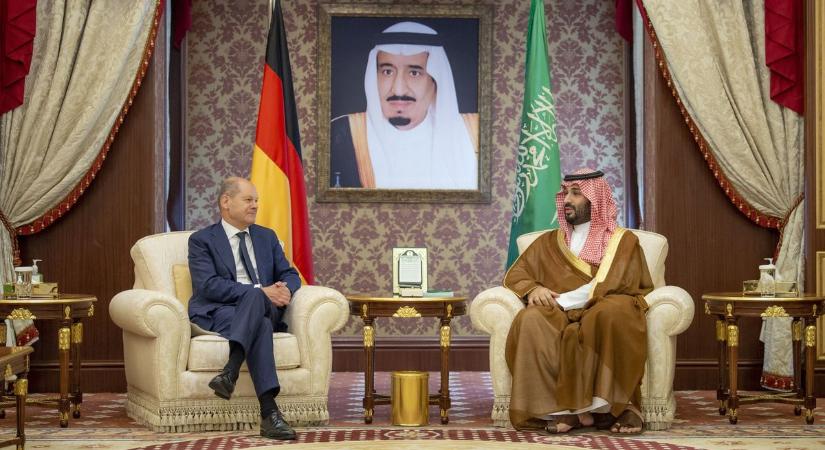 Az energiabiztonság kerül előtérbe az emberi jogokkal szemben Scholz szaúdi látogatásán