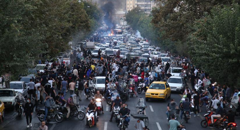 Iráni tüntetések: legalább 700 embert tartóztattak már le
