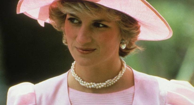 Ők a királyi család dögös ikerpárja: Diana hercegnő unokahúgai merész ruhákban pózoltak