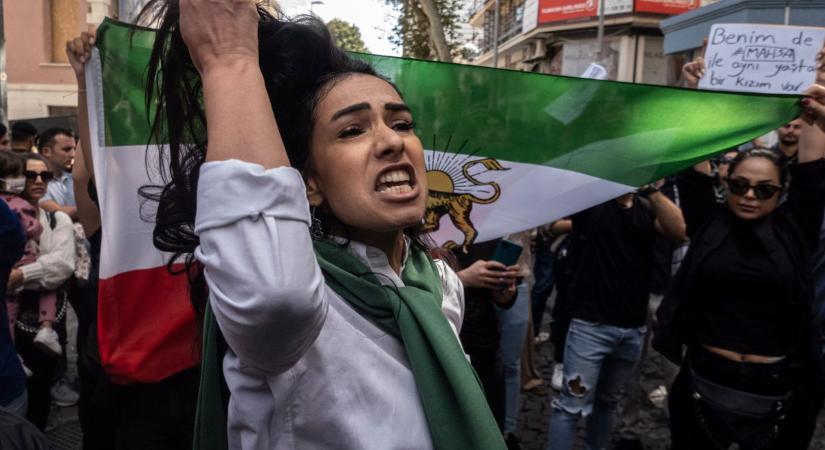 „A Korán megsértőit ki kell végezni” – legyilkolják a békés iráni tüntetőket