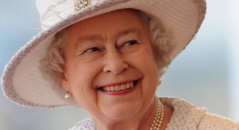 Videón, ahogy Erzsébet királynő megmentette Vilmos herceget: ilyen jó nagymama volt az elhunyt uralkodónő