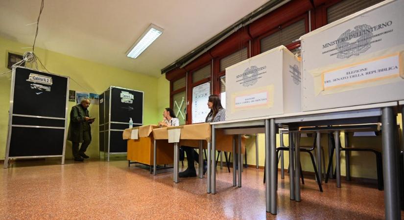 Előrehozott választásokat tartanak Olaszországban