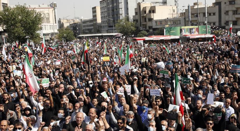 Tüntetések Iránban: keményebb fellépést ígért az elnök