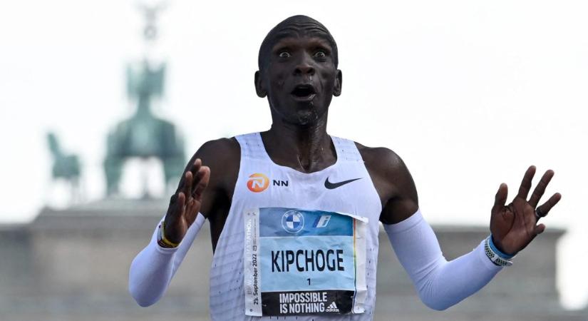 Kipchoge saját világcsúcsát megjavítva nyerte meg a Berlin Maratont
