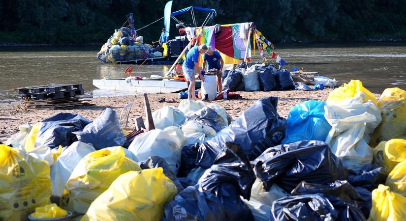 Immár 280 tonnával kevesebb a hulladék a Tiszában