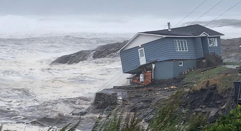 Házakat sodort a tengerbe a Kanadát ostromló Fiona vihar