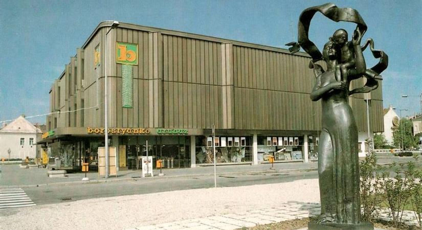 Negyvenöt éve jugoszláv munkások építették a Borostyánkő Áruházat - Ilyen volt annak idején a megye legnagyobb üzletháza - fotók
