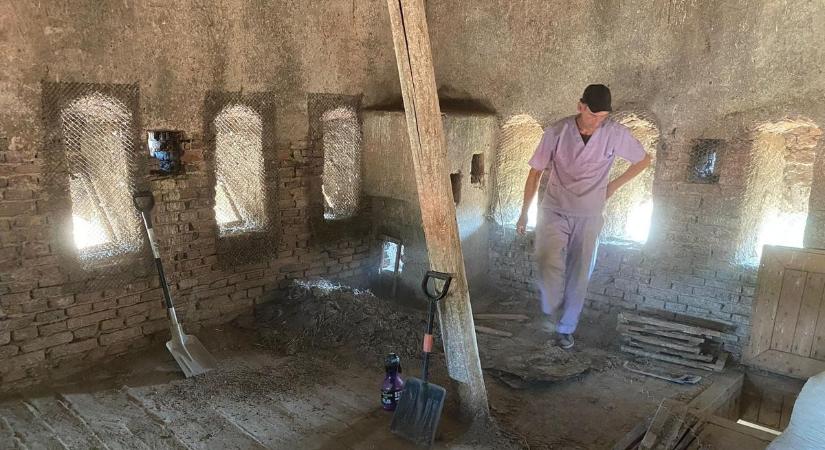 Mint egy Indiana Jones-filmben: ezeréves, felbecsülhetetlen értékű kincseket rejtett a medgyesi templomtorony padlója