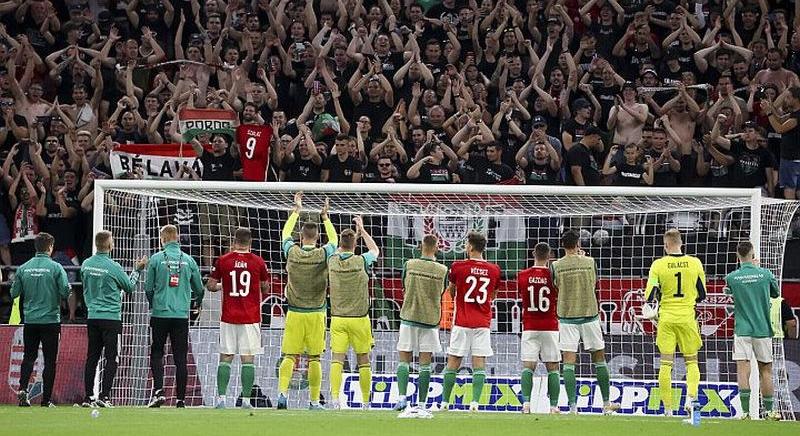 Az UEFA felfüggesztett büntetése fenyegeti a magyar válogatottat - figyelmeztetés a szurkolóknak
