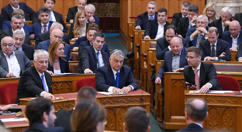Indul a parlament őszi ülésszaka, Orbán Viktor napirend előtt szólal fel