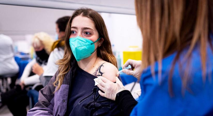 Koronavírus: elkezdik a negyedik oltások beadását Spanyolországban