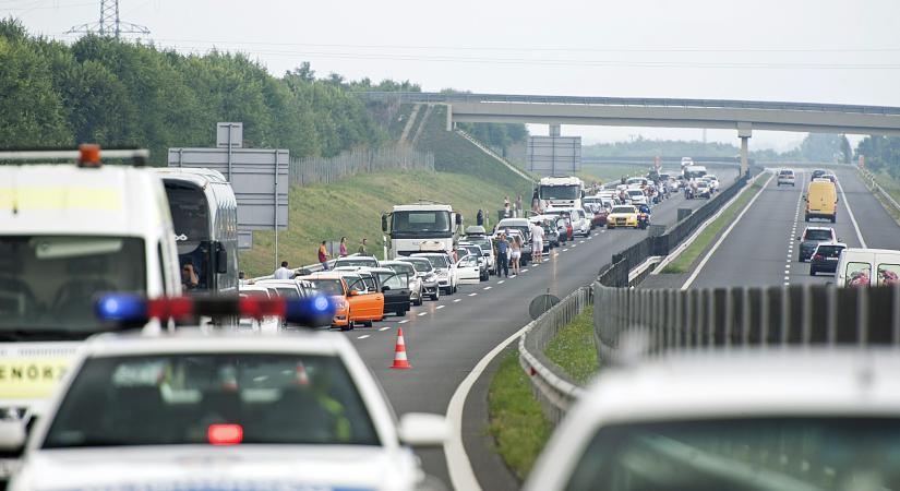 Újabb magyar autópálya esett el