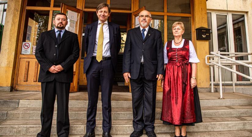 Megnyitotta a nagykövet az osztrák hetet Orosházán - galériával