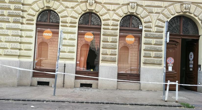 Vádat emeltek a Fidesz-iroda gyújtogatójával szemben