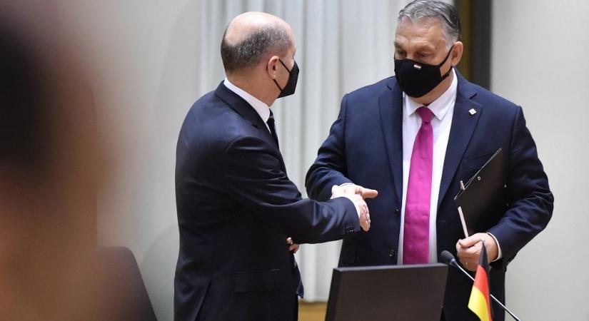 Sajtóinformáció: Orbánt Berlinben fogadja a német kancellár októberben