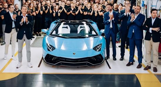 Elkészült a legutolsó Lamborghini Aventador