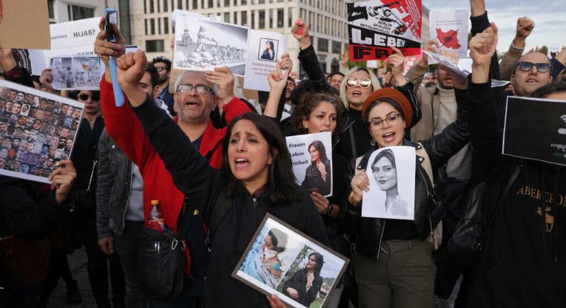 Európán a sor, hogy megmutassa: nem tűri az iráni nőkkel szemben alkalmazott elnyomást és erőszakot – Mahsza Amini meggyilkolása csak olaj volt a tűzre