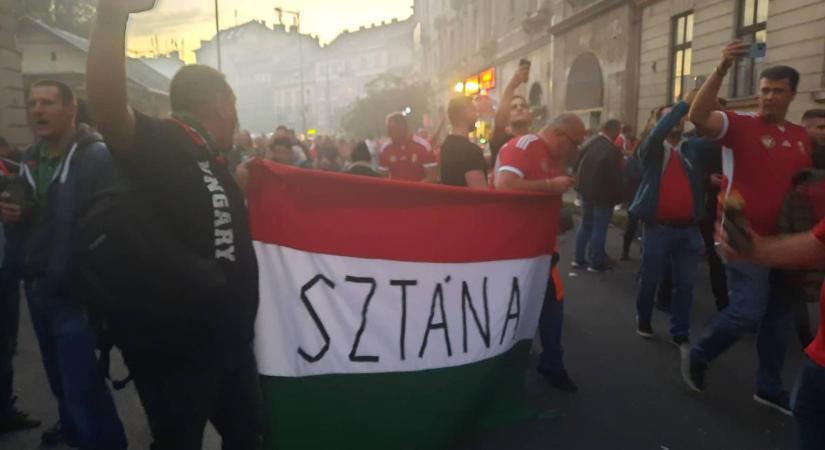 NL: elindultak a magyar szurkolók a Puskás Arénába – videó