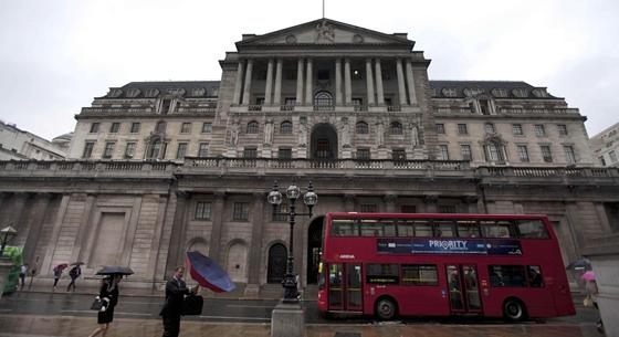 A Bank of England kész "habozás nélkül" módosítani kamatát