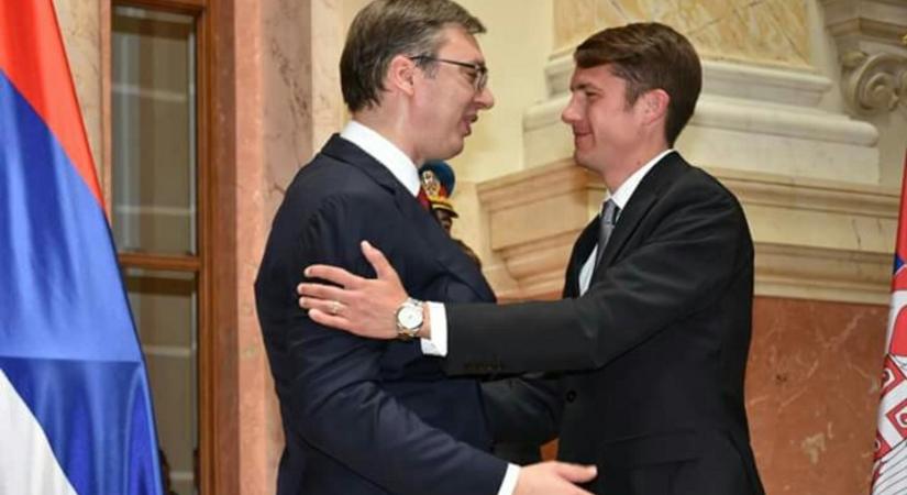 „Vučić elnök magasztalásában a VMSZ is kitett magáért”
