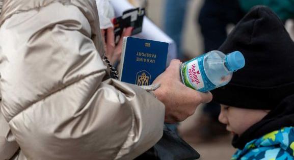 Mintegy 8700 ukrán állampolgár érkezett Romániába hétfőn
