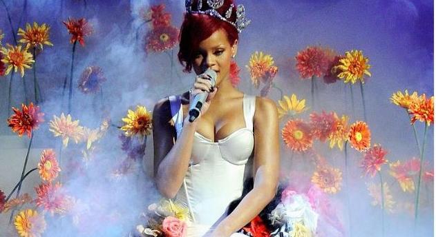 Taylor Swift helyett, Rihanna ad koncertet a 2023-as Super Bowl félidejében