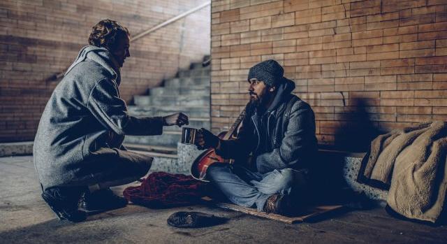 Régen hajléktalan volt, most mások életét igyekszik szebbé tenni egy TikToker