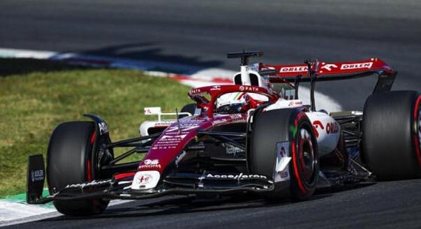 Bottas szerint a Ferrari és a Mercedes motorja hasonlóan erős