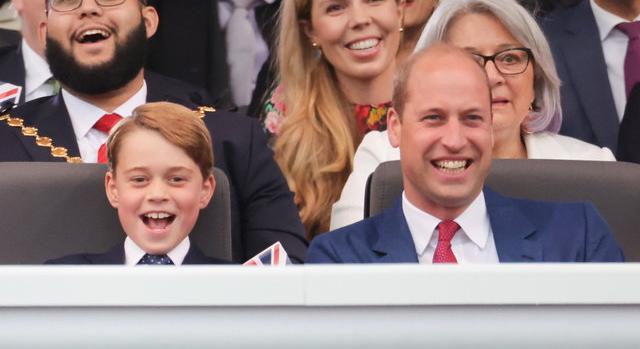 A 9 éves György herceg az osztálytársainak: Jobb, ha odafigyeltek, apám egy nap király lesz