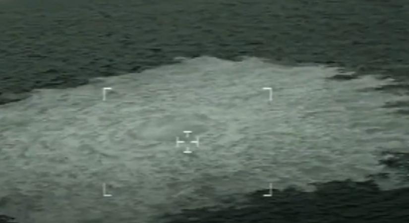 Robbanásokat észleltek az Északi Áramlat közelében, videón a szivárgás