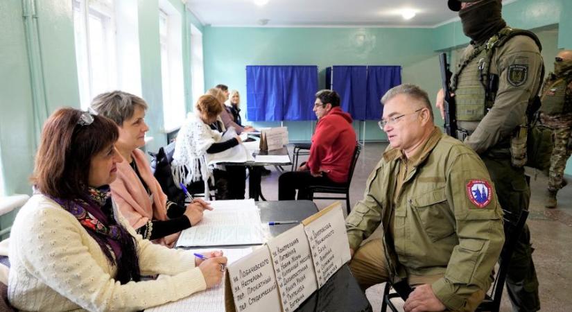 Véget ért a "népszavazás" a megszállt ukrán régiókban, toronymagasan vezetnek az igenek
