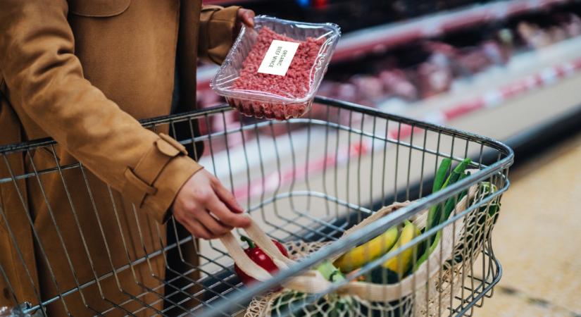 Brutális drágulás jöhet januártól: ennyibe kerülhetnek az árstopos élelmiszerek