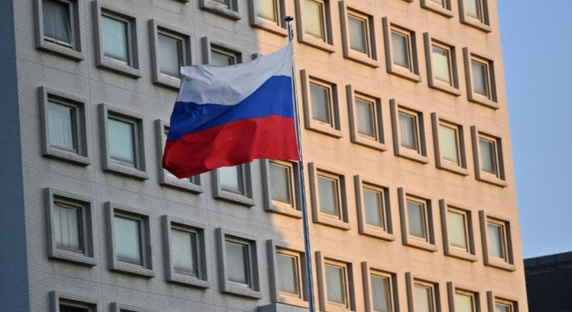 Japán bocsánatkérést követel Oroszországtól, mivel feltehetőleg bekötött szemmel vallatták a diplomatájukat